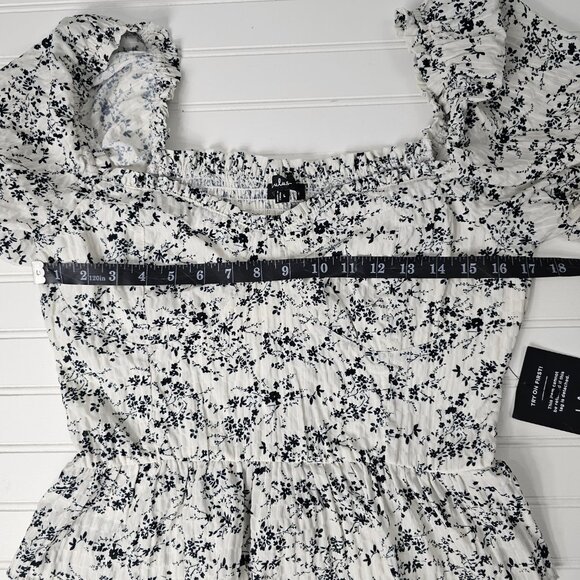 Lulus Women's Black & White Floral Print Puff Sleeve Smocked Blouse Size L NWT - Picture 11 of 13
